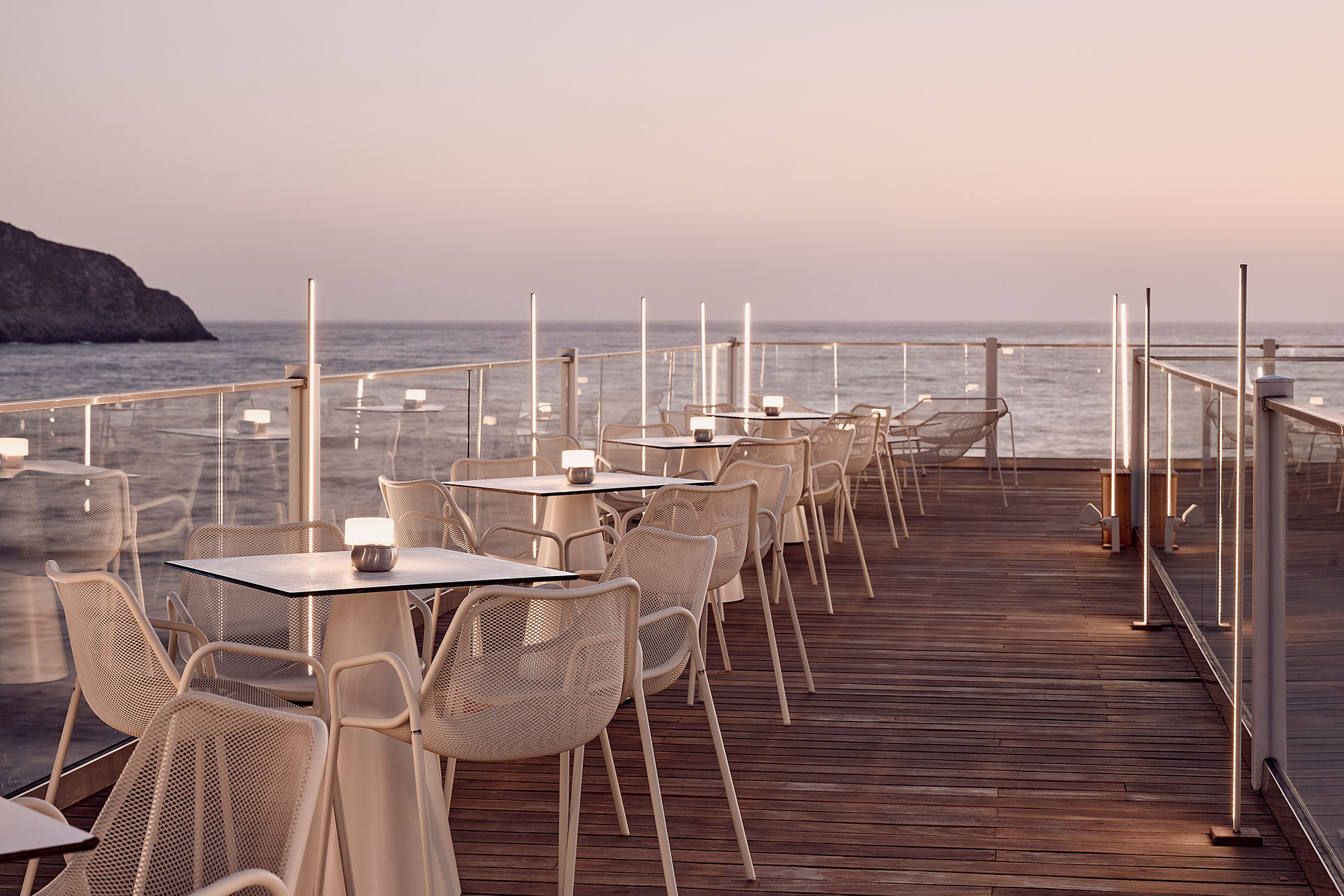 
Evening shot of the tables and chairs on the marina