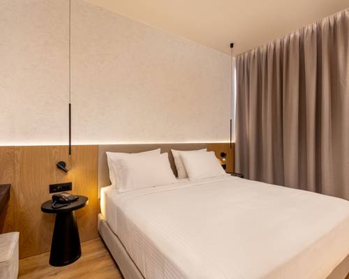 Evanik Chic Hotel Room TRA 4807